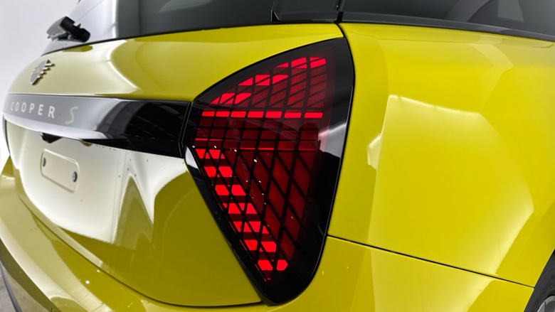 MINI Cooper 160kW SE Classic [Level 2] 54kWh 3dr Auto Electric Hatchback